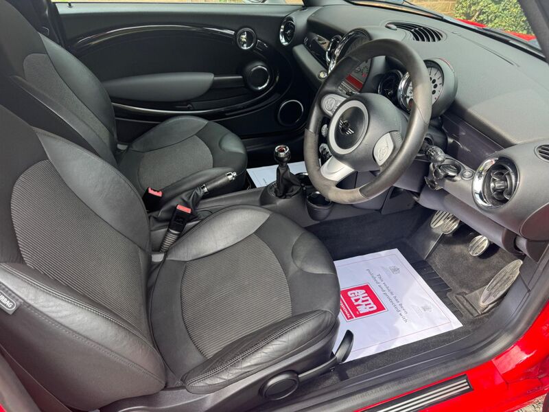 MINI HATCH 1.6 John Cooper Works Euro 5 3dr 2010