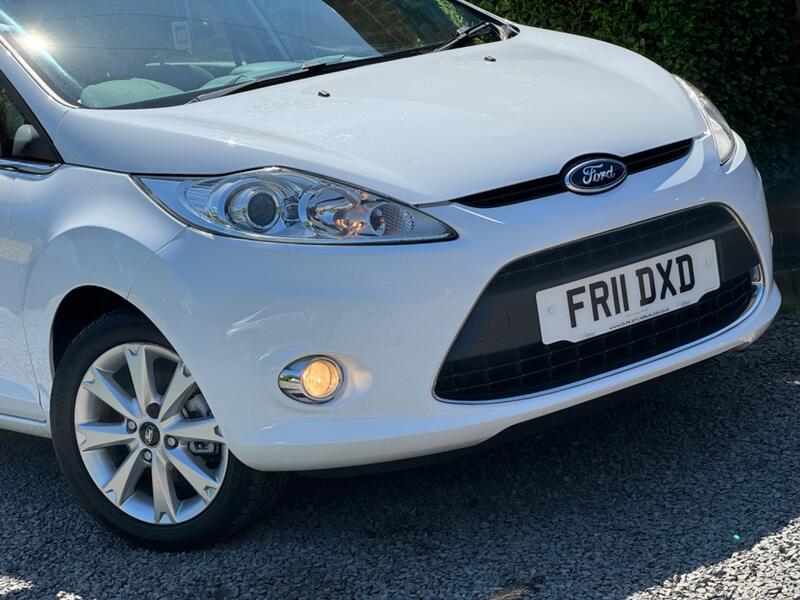 FORD FIESTA 1.4 Zetec 5dr 2011