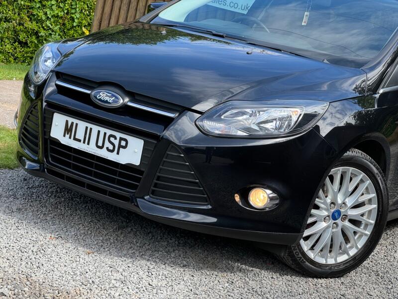 FORD FOCUS 1.6 Zetec Euro 5 5dr 2011