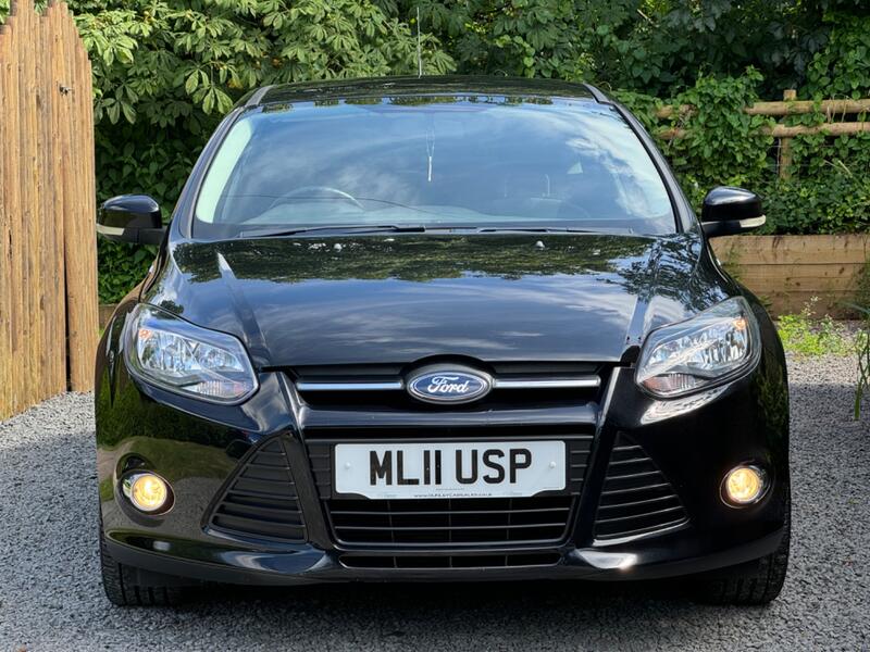 FORD FOCUS 1.6 Zetec Euro 5 5dr 2011