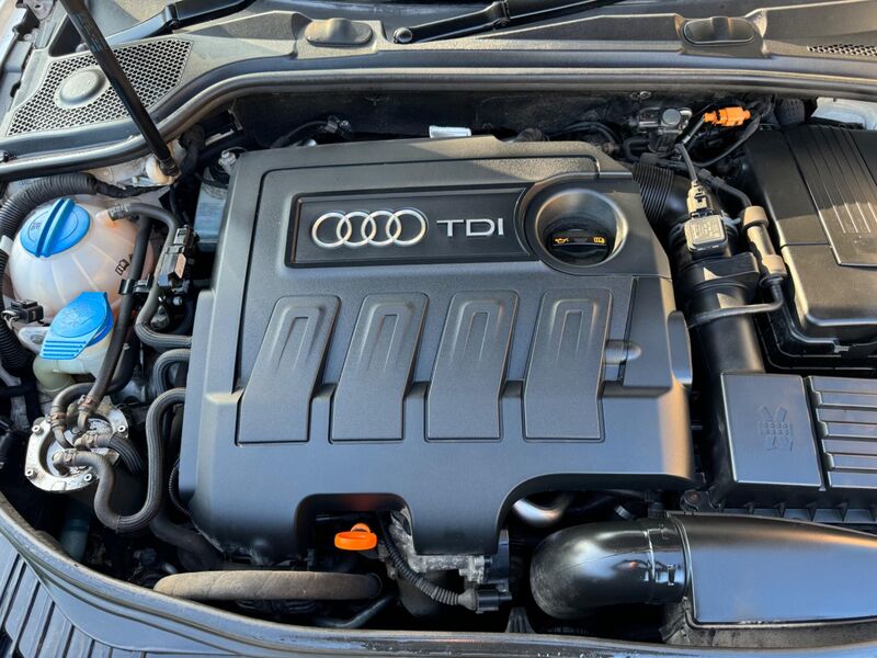 AUDI A3 1.6 TDI Technik Euro 5 (s/s) 2dr 2011