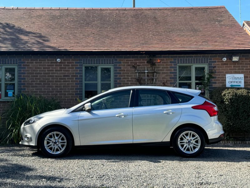 FORD FOCUS 1.0T EcoBoost Titanium Euro 5 (s/s) 5dr 2013