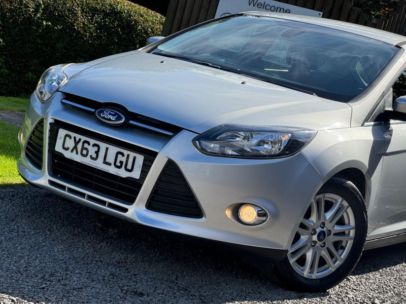 FORD FOCUS 1.0T EcoBoost Titanium Euro 5 (s/s) 5dr 2013