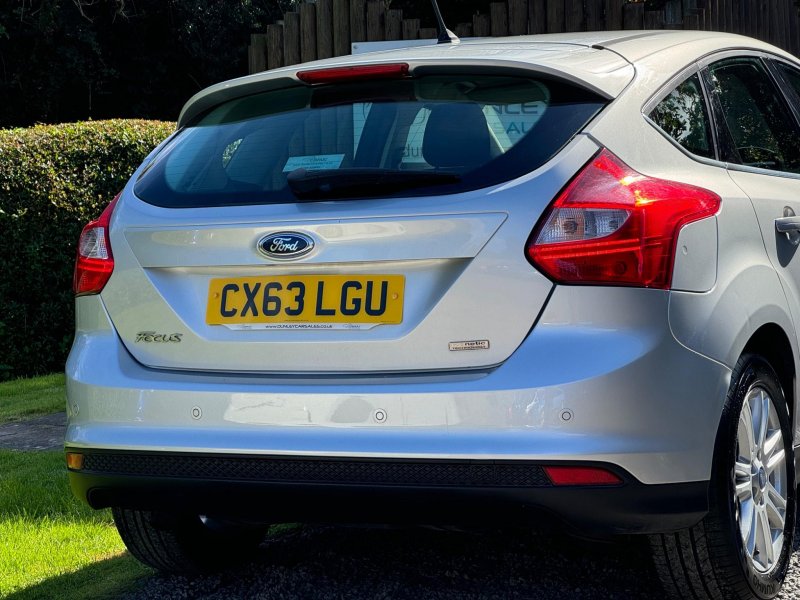 FORD FOCUS 1.0T EcoBoost Titanium Euro 5 (s/s) 5dr 2013