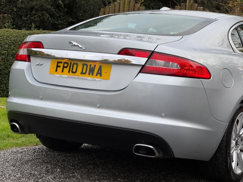 JAGUAR XF 3.0d V6 Luxury Auto Euro 5 4dr 2010