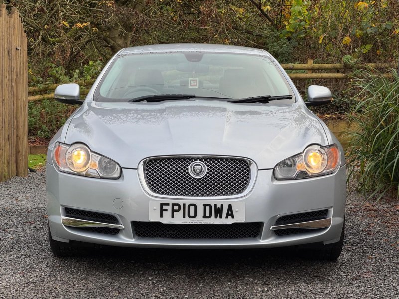 JAGUAR XF 3.0d V6 Luxury Auto Euro 5 4dr 2010