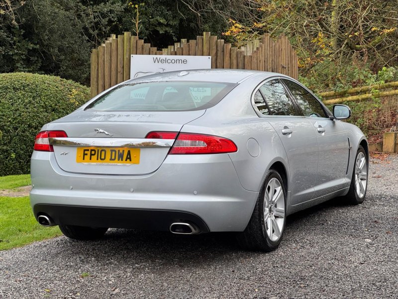 JAGUAR XF 3.0d V6 Luxury Auto Euro 5 4dr 2010