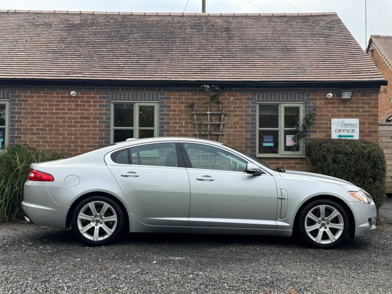 JAGUAR XF 3.0d V6 Luxury Auto Euro 5 4dr 2010