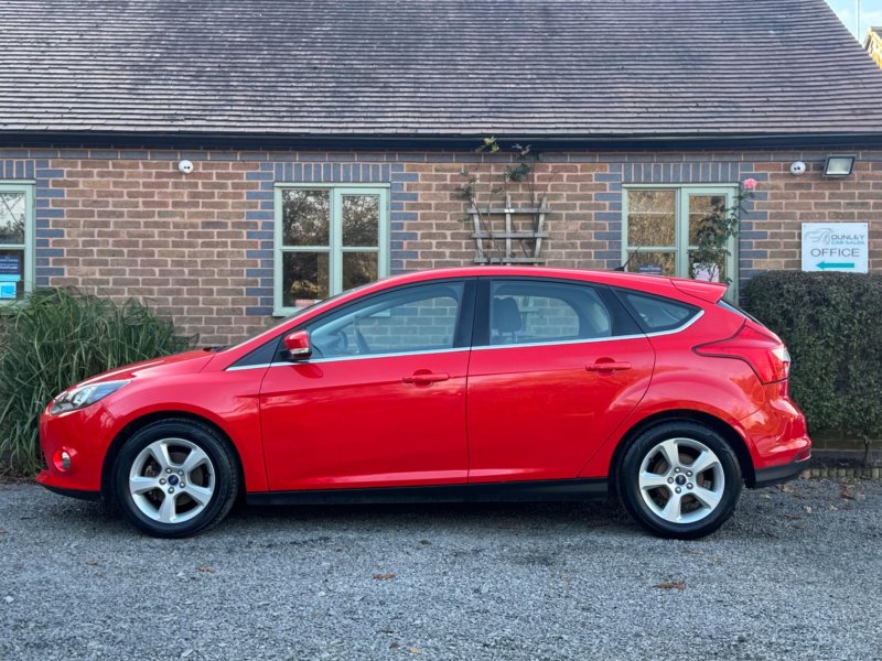 FORD FOCUS 1.0T EcoBoost Zetec Navigator Euro 5 (s/s) 5dr 2013