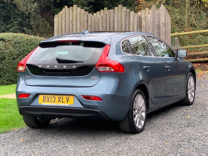 VOLVO V40 D2 SE LUX 2013