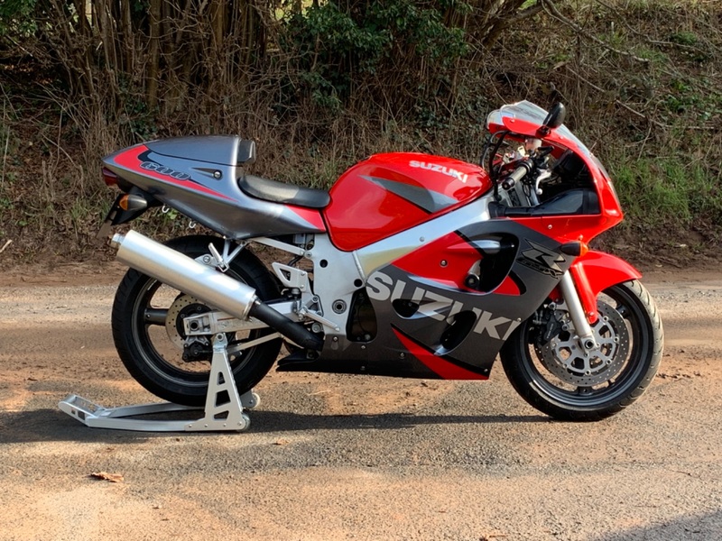 SUZUKI GSXR600 Y 2001